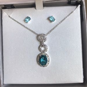 💙 Earrings and necklace set